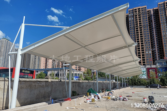 2023年9月16日，貴州岑鞏客運(yùn)站充電站雨棚順利竣工